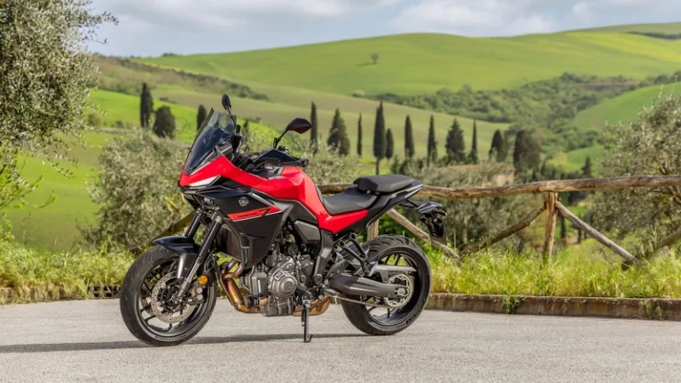 location moto vacances yamaha route voyage motard PLANETE YAM RENT