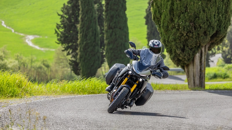 location moto week-end rennes yamaha balade route motard planete yam rent